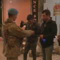 В разоренной бедствием Турции орудуют мародёры