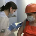 Москвичам, которые отказались от обязательной вакцинации, грозят увольнением
