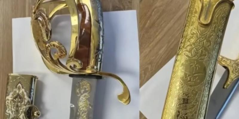 Сабли и золото экс-главы КНБ Казахстана продали за миллионы