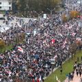 «Население подвергается насилию»: сотни тысяч белорусов вышли на забастовку