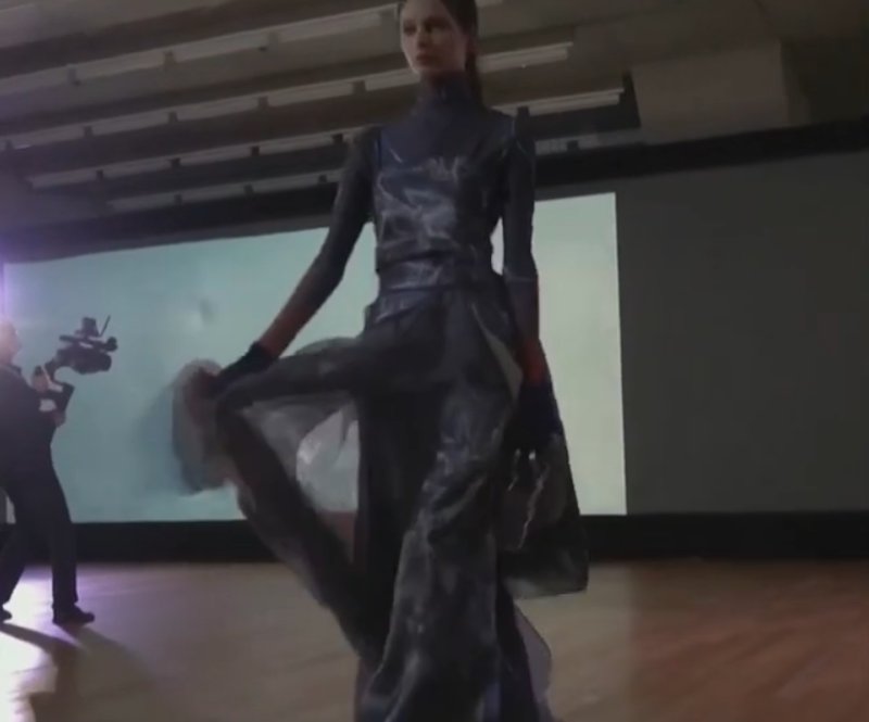 Одежду, созданную искусственным интеллектом, представили на неделе моды в Гонконге