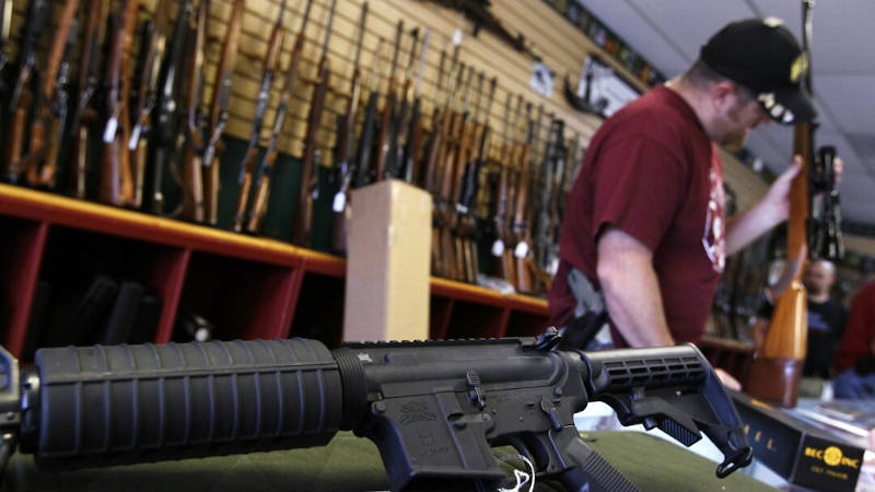 В США на фоне протестов возросли продажи оружия