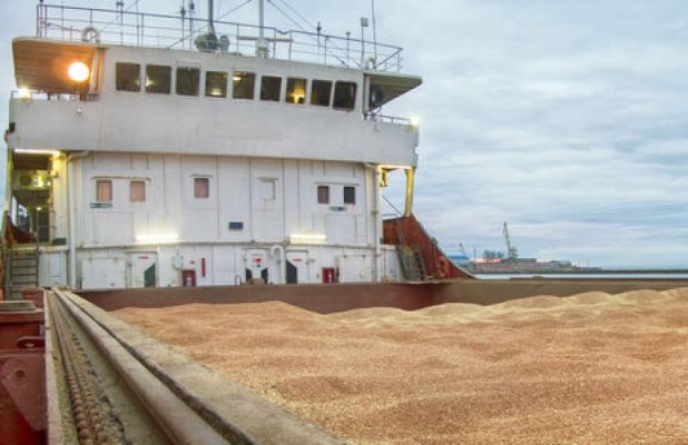 Первый корабль с украинским зерном может покинуть черноморские порты уже на этой неделе